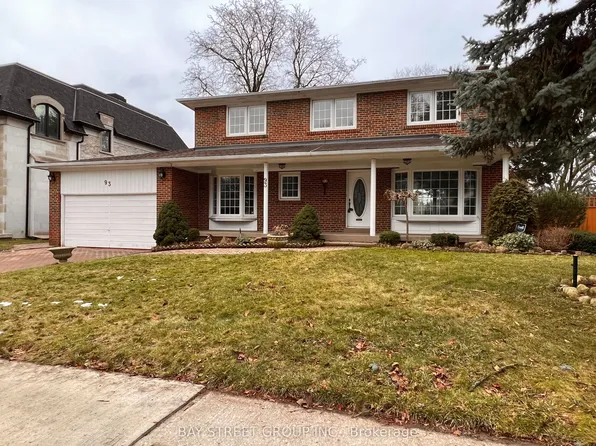 93 Lord Seaton Rd, Toronto, ON M2P 1K7