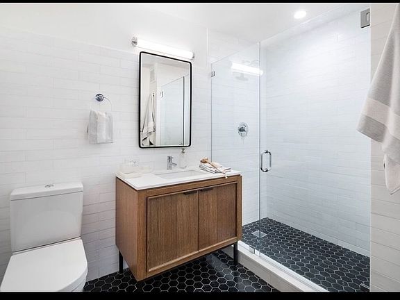 2nd image of 381 W 125th St APT 3