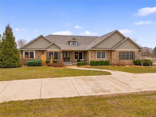 3565 W 193rd St, Stilwell, KS 66085