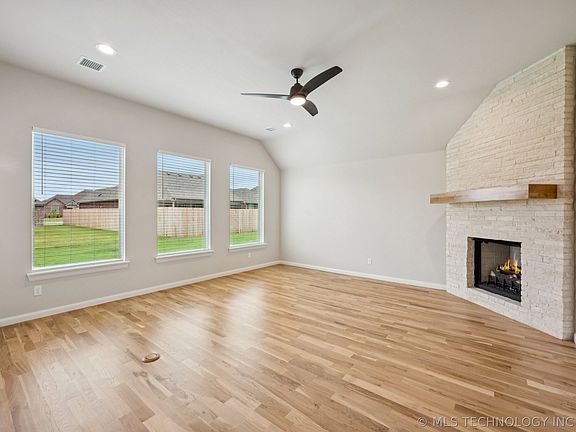 4th image of 23193 E 106th Pl S