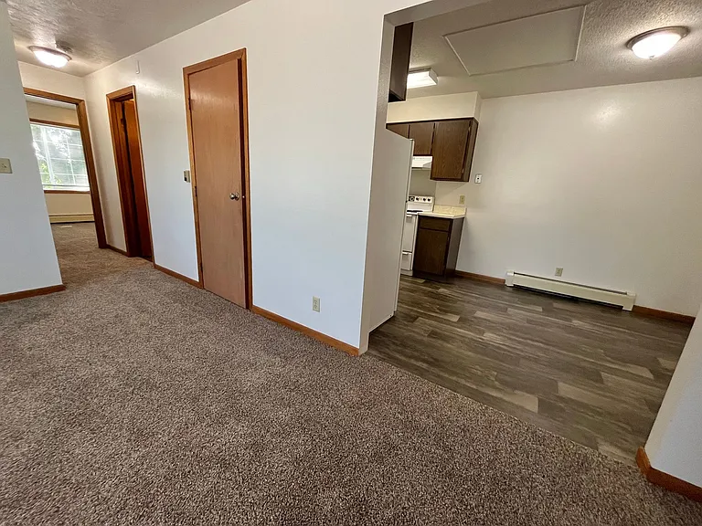 3505 S Hawthorne Ave — Photo 6