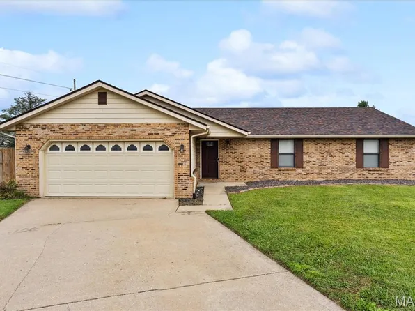 737 Deerfield Dr, Swansea, IL 62226