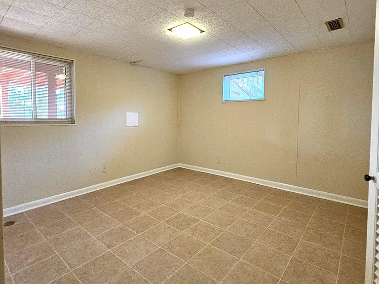 7429 Carol Ln — Photo 24