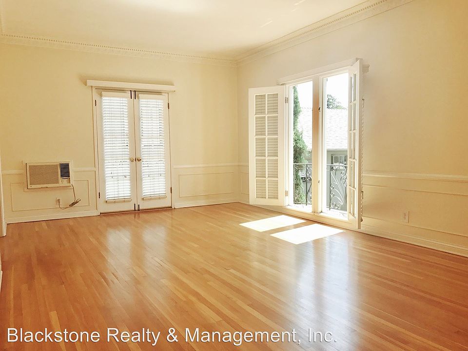 1st image of 1400 N Laurel Ave