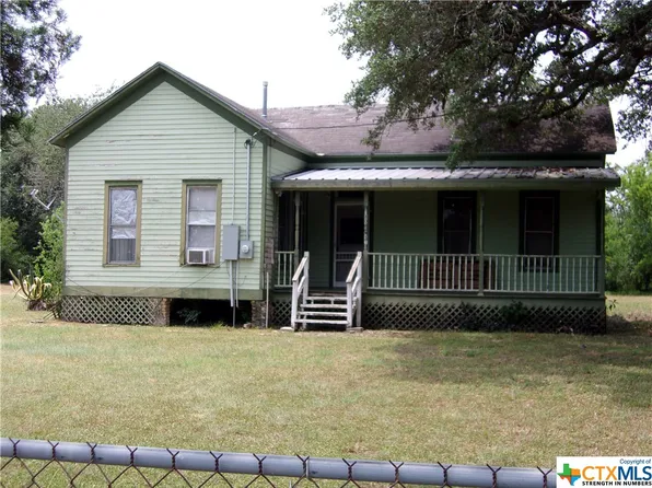 180 E North St, Goliad, TX 77963