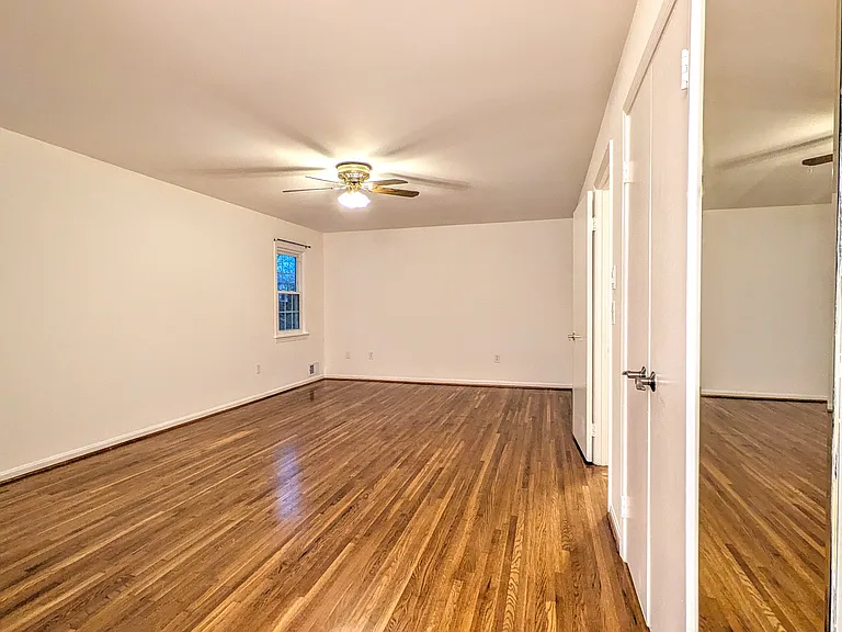 8835 Tuckerman Ln — Photo 5