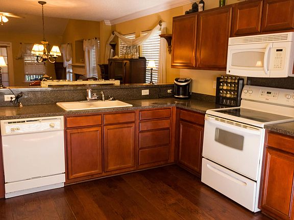5th image of 1032 Jamsie Cove Dr