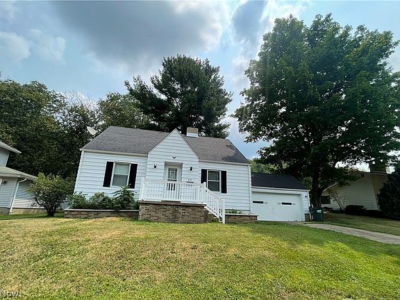 3rd image of 810 Highland Blvd