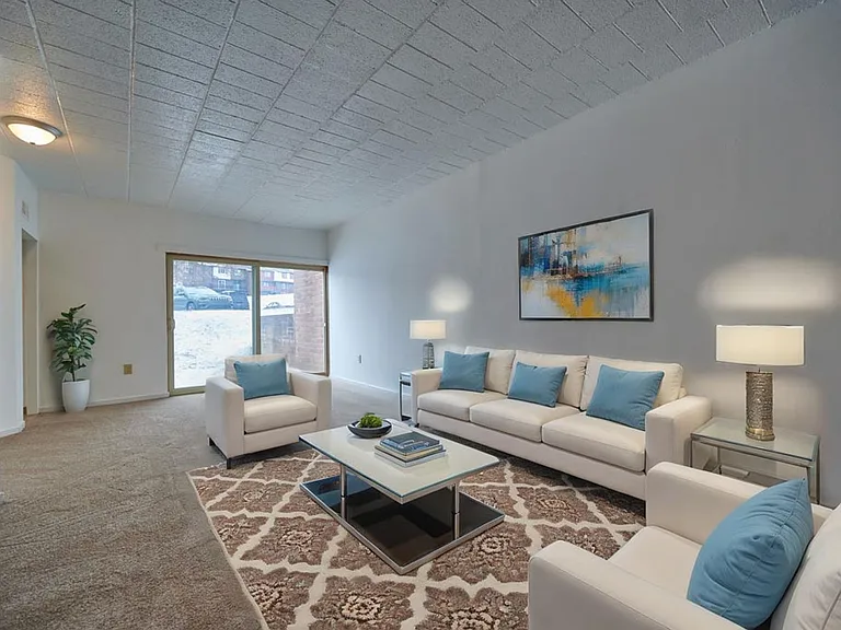 Summit Apartments - Latrobe, PA — Photo 24