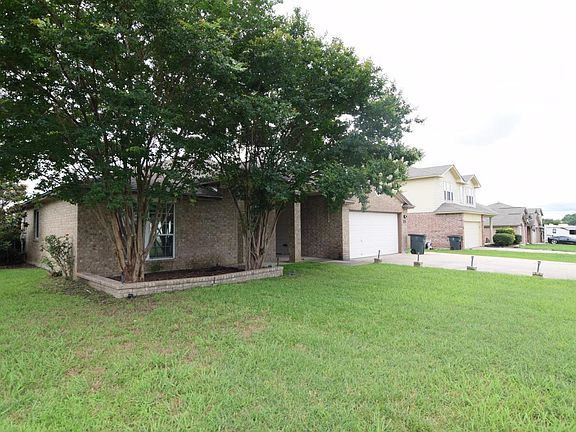3rd image of 4810 Water Oak Dr