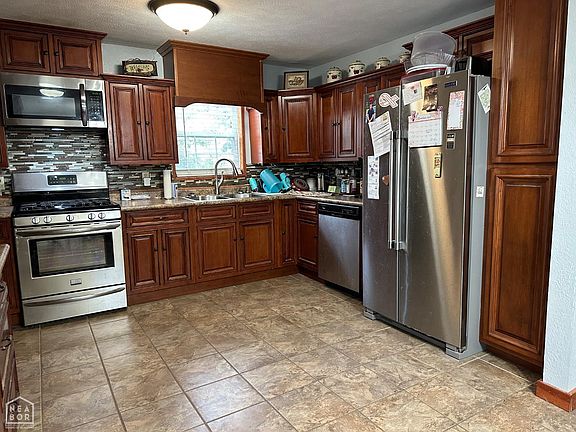 3rd image of 1111 Bowers St