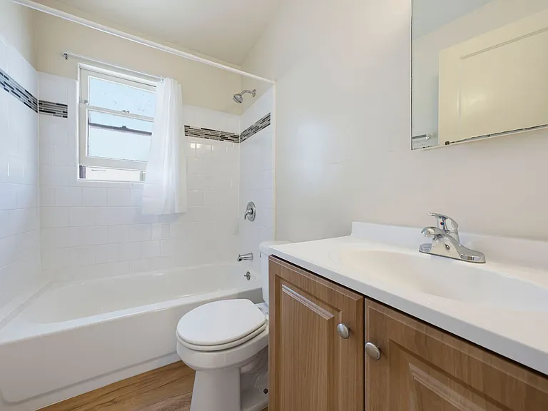 45 Roswell Ave — Photo 9