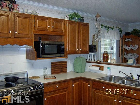 3rd image of 3425 Williams Pl SE