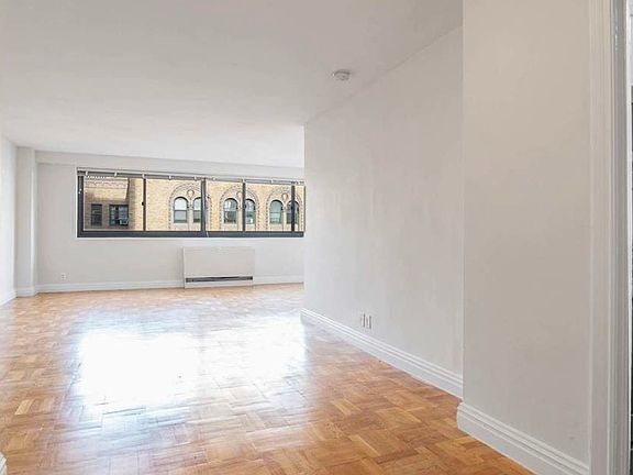 4th image of 330 W 45th St APT 9G