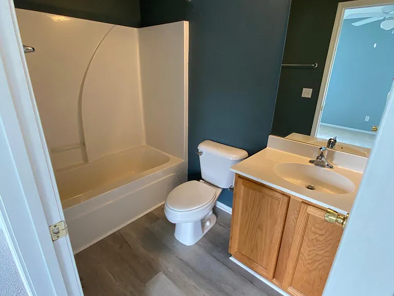 304 Campus Ln — Photo 5