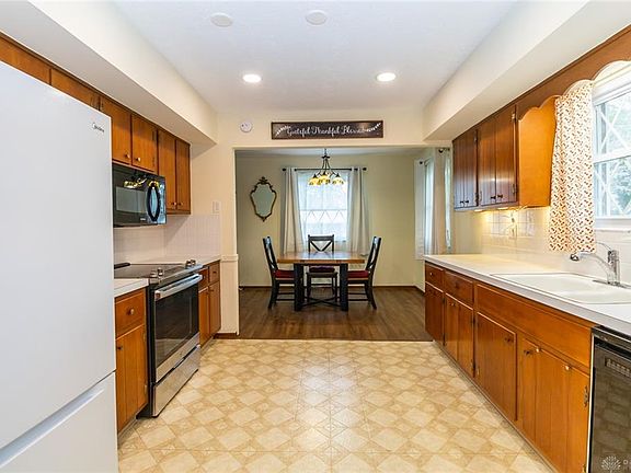 3rd image of 1219 Highland Dr