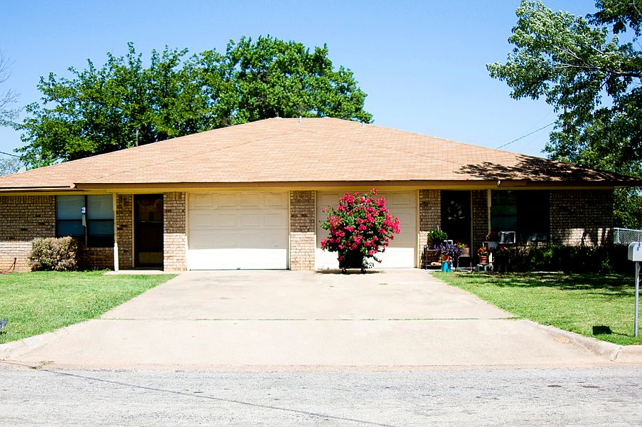 2nd image of 101 Briarwood Ln