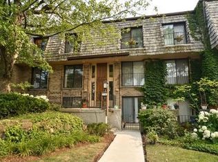 1716 Northfield Sq, Northfield, IL 60093