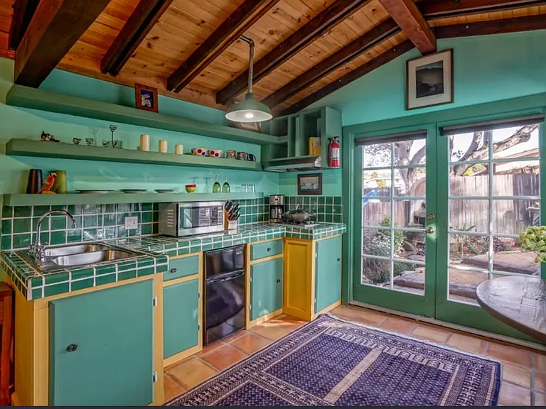 1497 Highland Pl — Photo 6