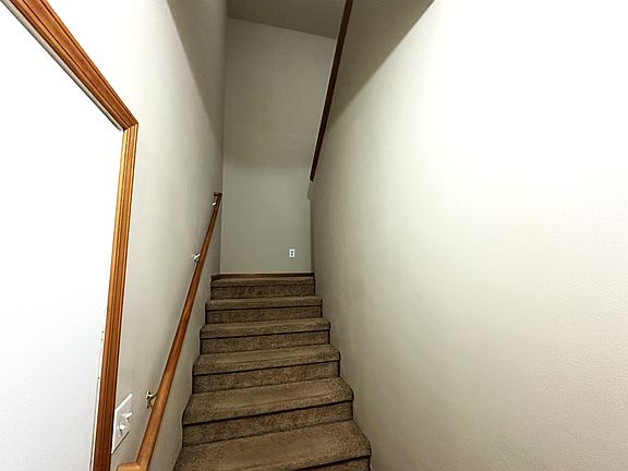 3rd image of 410 Pine White Rd