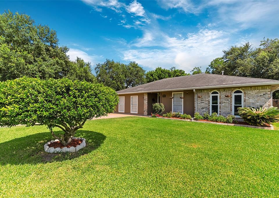 1st image of 7413 Valeda Dr