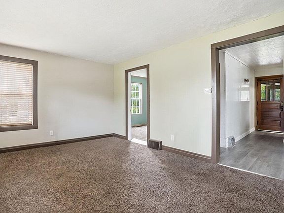 4th image of 2327 Catherine AVENUE