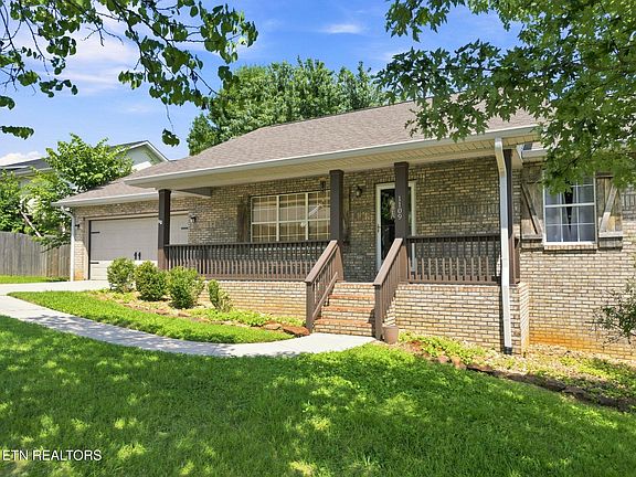 2nd image of 1109 Willow Creek Cir
