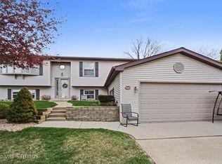 17 Sheehan Dr, Lake Villa, IL
