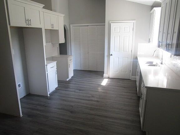 2nd image of 134 Helen St