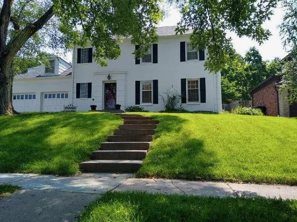 667 N 59th St, Omaha, NE 68132