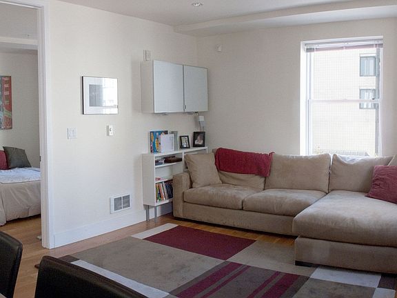 2nd image of 901 Bush St APT 407