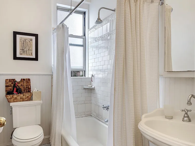 650 W End Ave #6CD — Photo 7
