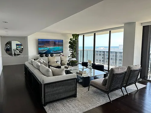 1450 Brickell Bay Dr #1907 Photo 1