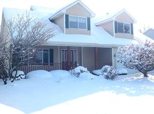 5384 Fieldstone Dr SW, Wyoming, MI 49418
