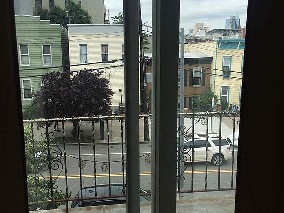 4th image of 4109 31st Ave APT 3