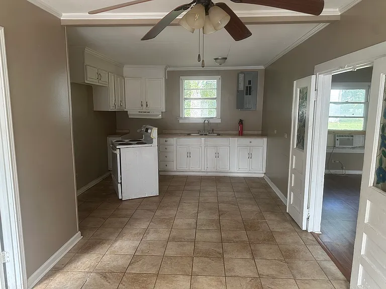 174 Albert Rd #B — Photo 11