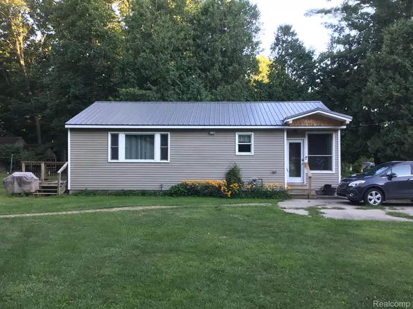 968 Boshaw Dr, Attica, MI 48412