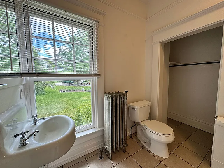 Jefferson Apartments — Photo 11