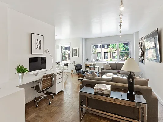 Sold by Sotheby's International Realty | media 28