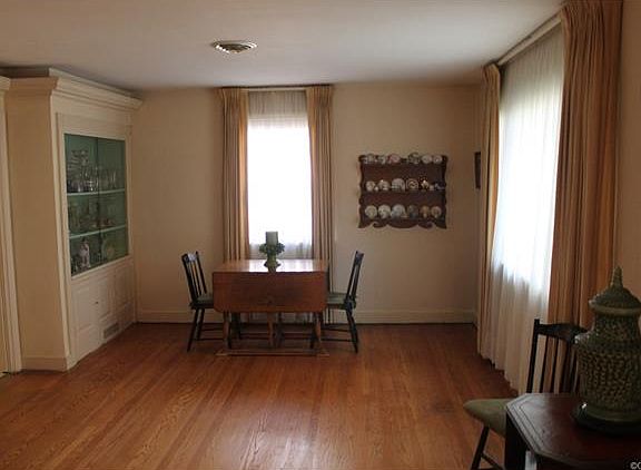 3rd image of 4613 W Grace St
