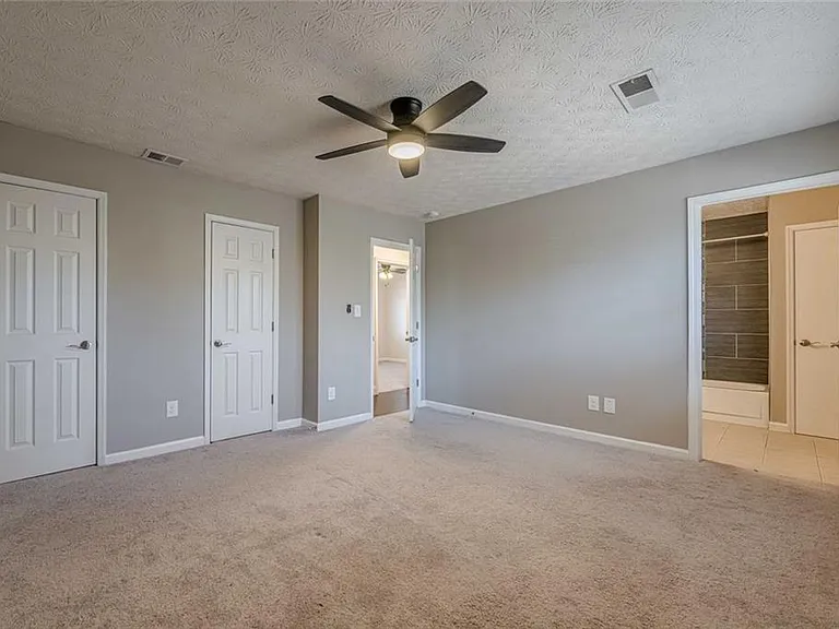 2491 Redfield Dr — Photo 16