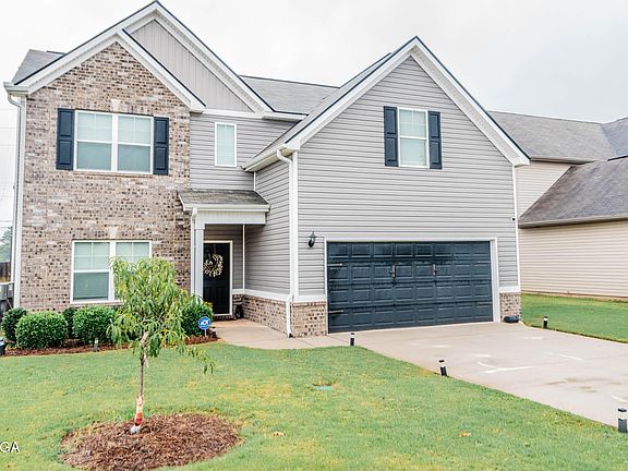 3rd image of 236 Amelia Dr