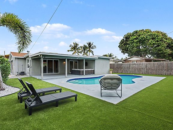 2nd image of 124 SW 11th Avenue