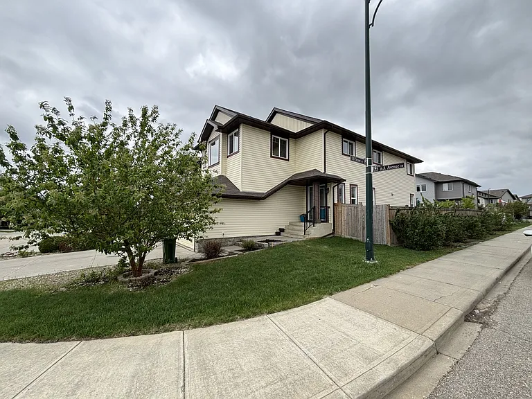 11721 16a Ave SW — Photo 4