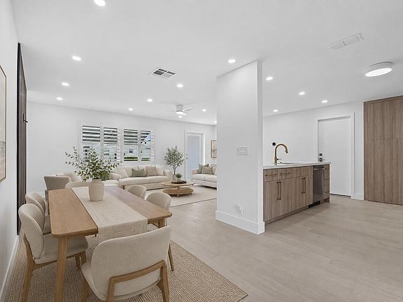 5th image of 1304 SW 23rd Street