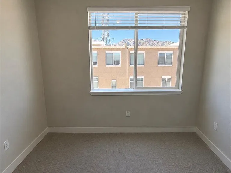 2275 S Poppy St — Photo 14