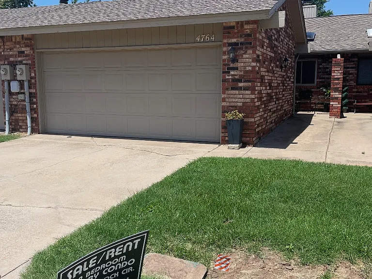 4764 Hemlock Cir — Photo 2