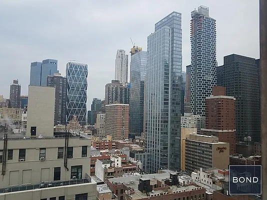 Rented by Bond New York | media 17