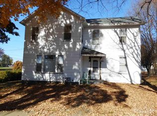114 W Woodford St, Washburn, IL