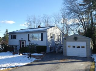 13 Sunset Ln, Gorham, ME 04038